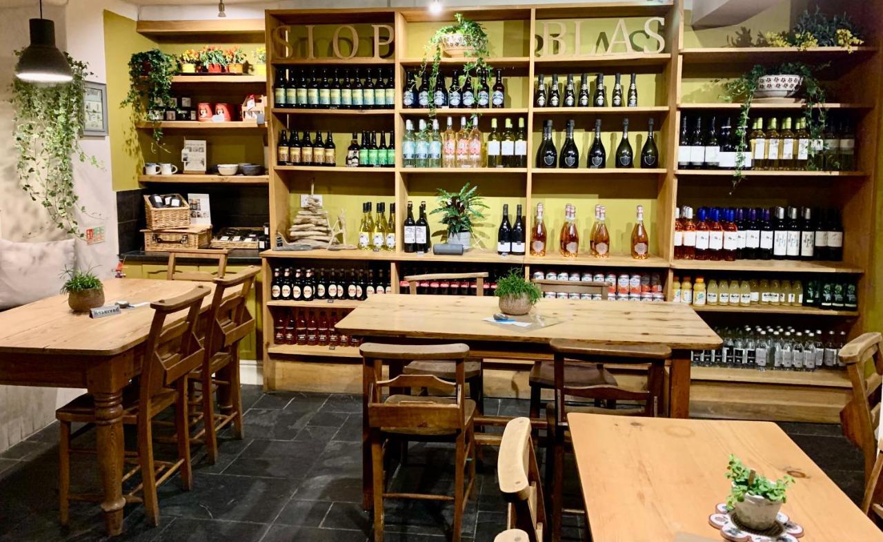 Blas At Fronlas Cafe - The Heart Of Newport Νιούπορτ Εξωτερικό φωτογραφία